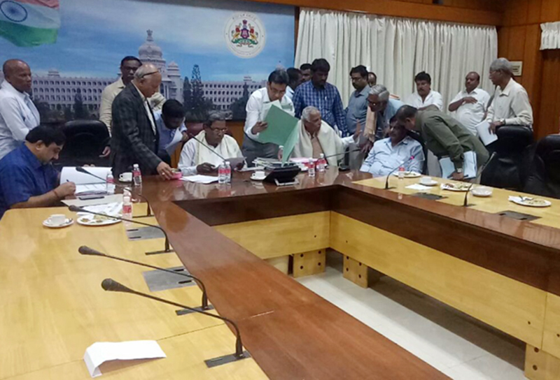 ಭೂಮಿ ಮತ್ತು ವಸತಿ ಹಕ್ಕು ವಂಚಿತರ ಹೋರಾಟ ಸಮಿತಿ ಸಭೆ: ಮುಖ್ಯಮಂತ್ರಿಗಳೊಂದಿಗೆ ಸಮಾಲೋಚನೆ